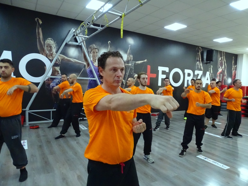 Kung Fu Academy di Sifu Mezzone scuola di wing chun e taijiquan, di wing tsun, difesa personale e arti marziali cinesi a Caserta e in Italia www.kungfuitalia.it (1)